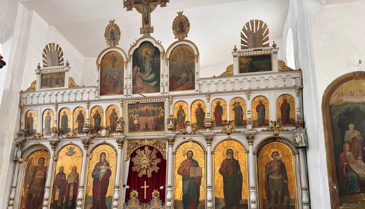 Храмът се подготвя за своята 120-годишнина с помощта на лични дарения от жителите