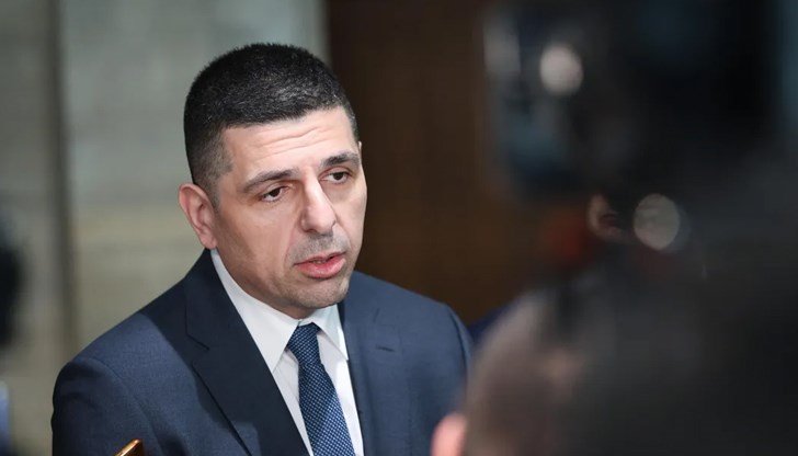 Депутатът настоява държавата спешно да прибере резервите от чужбина