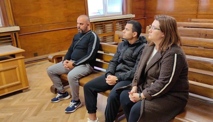 19-годишният Виктор Иванов вече не е под домашен арест, магистратите определиха най-леката мярка за неотклонение 19-годишният Виктор Иванов вече не е под домашен арест, магистратите определиха най-леката мярка за неотклонение