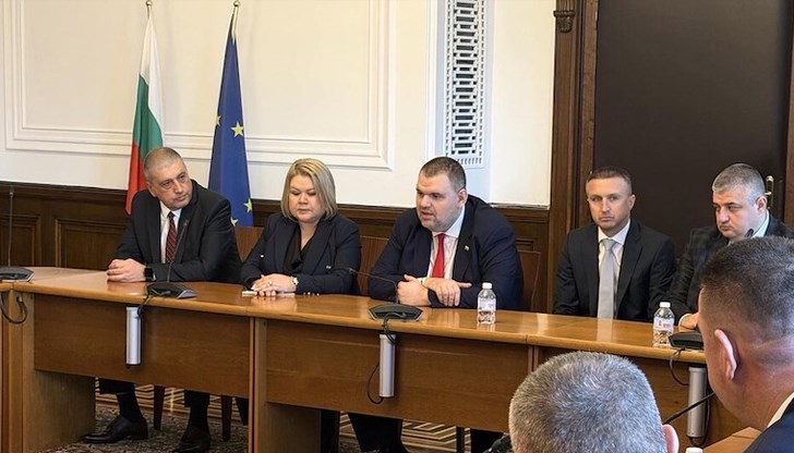 Лидерът на ДПС пое ангажимент за ускорено развитие на инфраструктурата и нови работни места в региона Лидерът на ДПС пое ангажимент за ускорено развитие на инфраструктурата и нови работни места в региона