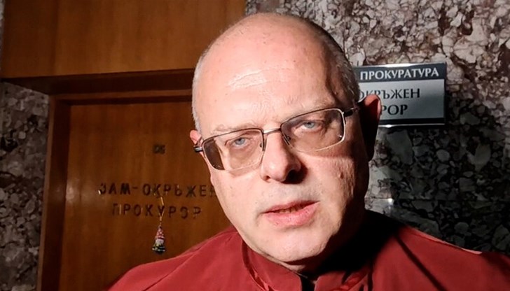 Разследващите са извършили пет огледа на местопрестъплението и са назначили множество експертизи