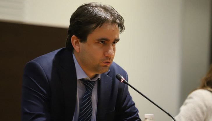 Депутатът от ПП-ДБ твърди, че изискванията са преписани от спецификацията на конкретен доставчик Депутатът от ПП-ДБ твърди, че изискванията са преписани от спецификацията на конкретен доставчик