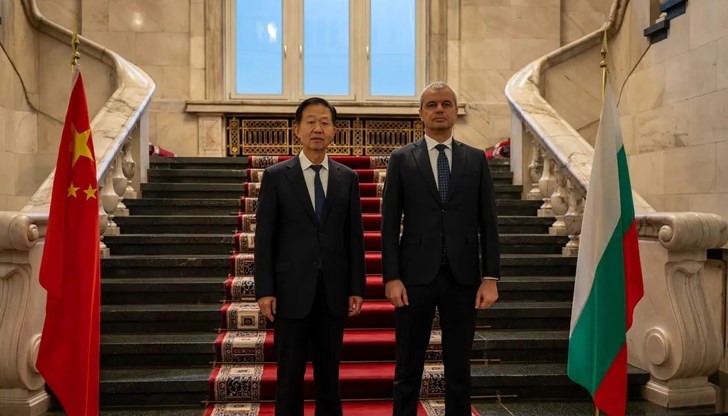 "Възраждане" прие покана за официално посещение в Китай след среща със Сяо Дзие