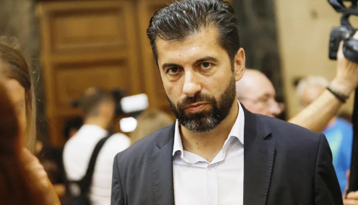 Бившият премиер очерта сценарий за източване на рафинерията чрез фиктивен управител