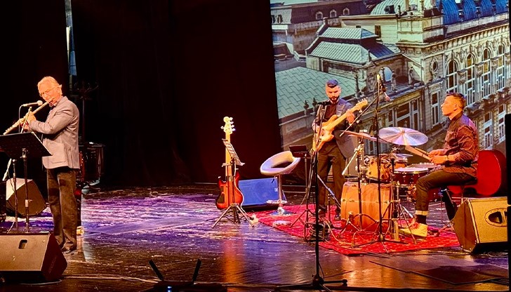 Българските и унгарските джаз музиканти събраха стотици любители на свободния дух на импровизацията