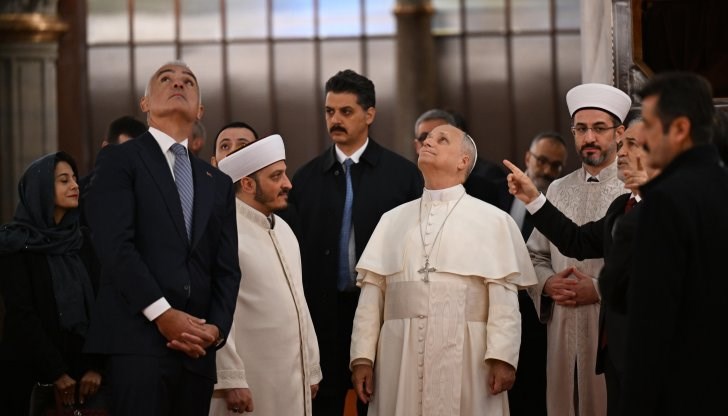 Главата на Римокатолическата църква се срещна с цариградските българи по време на историческата си визита в Турция Главата на Римокатолическата църква се срещна с цариградските българи по време на историческата си визита в Турция