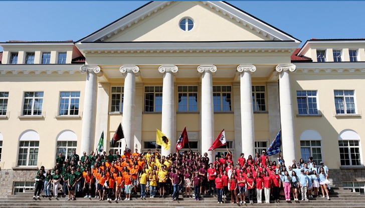 Най-старото американско училище извън САЩ съчетава 165-годишна традиция с иновации