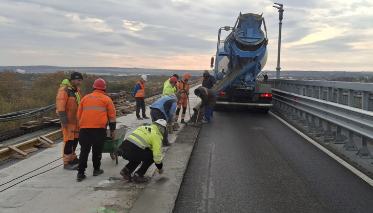 Трафикът е възстановен, ремонтът продължава с нови 681 панелаОсновният ремонт
