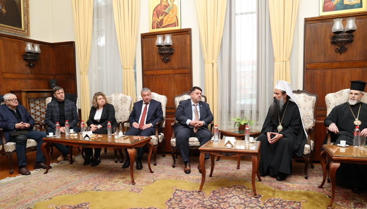 Предметът ще допринесе за по-доброто възпитание, смятат двете страниВ Синодалната