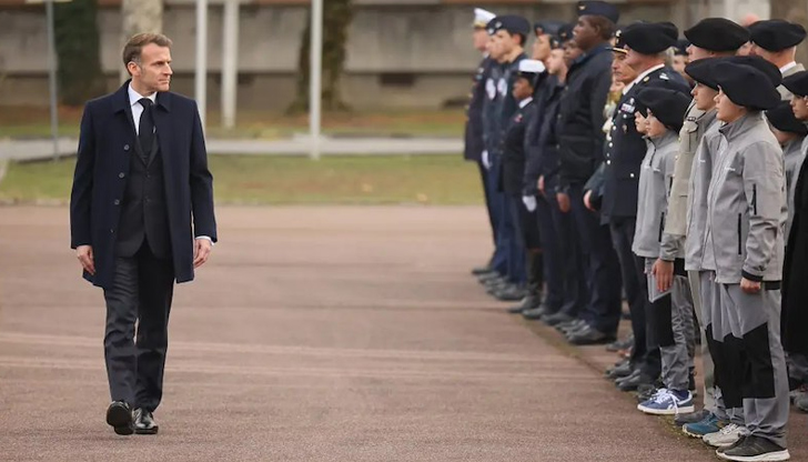 Доброволците ще получават по 800 евро месечно, но няма да