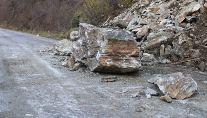 Трафикът при километър 391 се осъществява в една лента, шофирайте