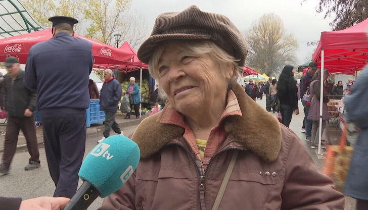 Възрастни хора планират да изразходват последната си пенсия в лева