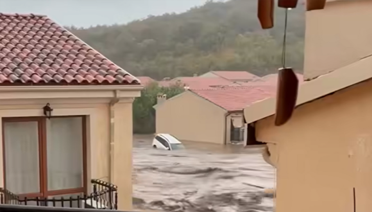 Месец след потопа все още няма помощ за разчистване на