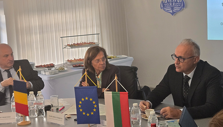 Пилотна баржа насочва течението в плиткия участък край остров ВардимИзпълнителна