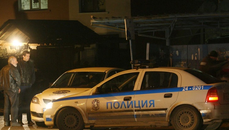 68-годишният мъж е в критично състояние с прободни рани, нападателят