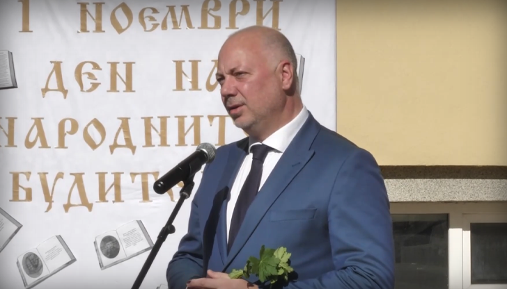 Премиерът откри два нови кабинета в училище в Разлог по