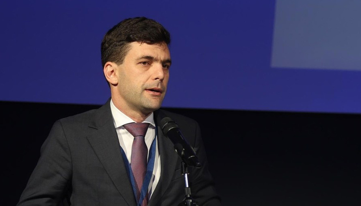 Евродепутатът предупреди за риск от процедура по свръхдефицит при влизането