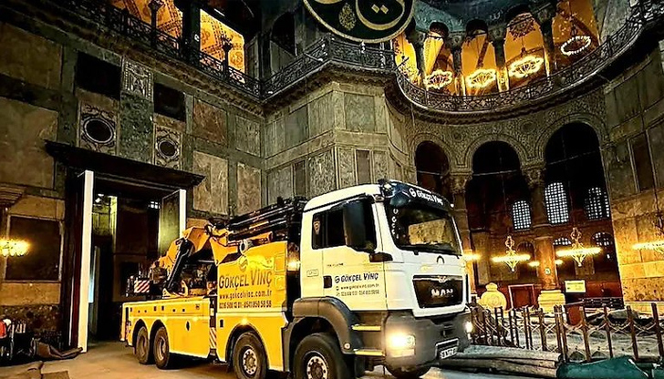 Според експерти има риск от дългосрочни структурни щети по храмаКадри