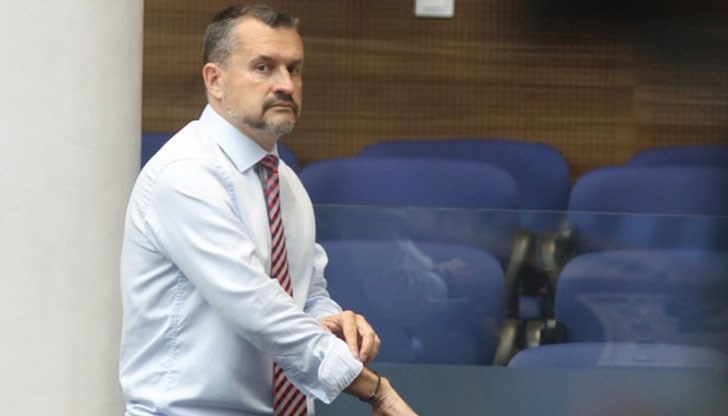 Социалният министър прекарал 7 дни в САЩ и 4 в