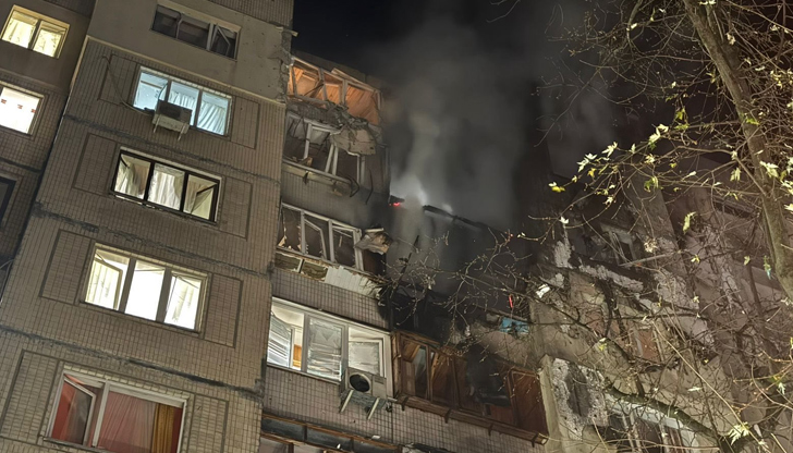 Има ранени и в двете държави, докато войната навлиза в