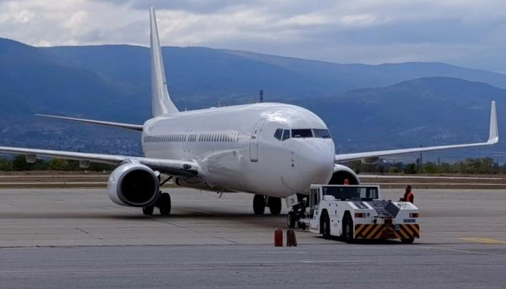 Проверката не откри взривно устройство, издирват жената, подала сигналаЛетищеПловдив беше