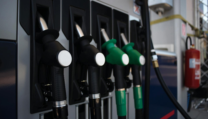 За един месец дизелът е поскъпнал с 14 стотинки, а