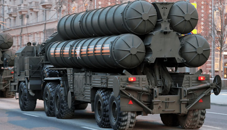 Москва доставя ракети на Мадуро и ядрени реактори на ПхенянДокато