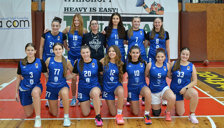 Мъжкият отбор приема Етрос в неделя вечер, а детските формации