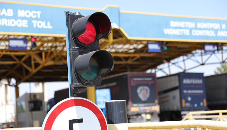 Ограничението за леки коли е до 21:00 часа, за камиони