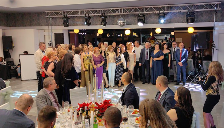 Елитът на града се обедини в подкрепа на три благородни