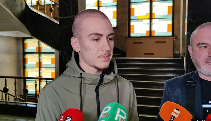 Защитата твърди, че студентът не е посягал на комисар Кожухаров,