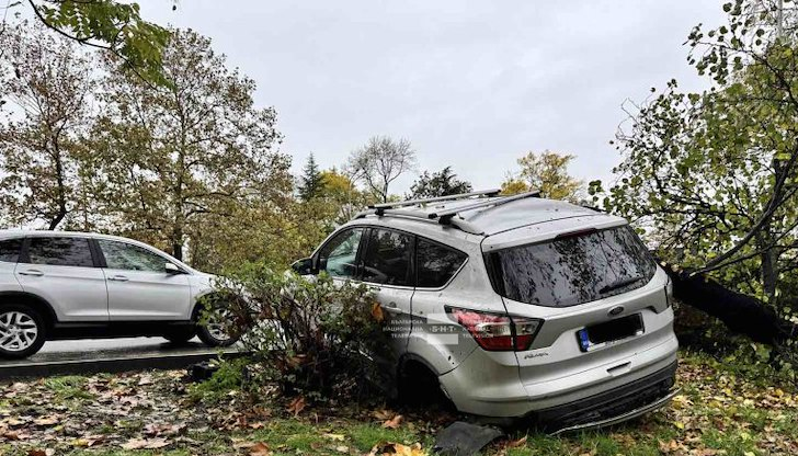 33-годишен мъж от Карнобат премина на червено, удари кола и