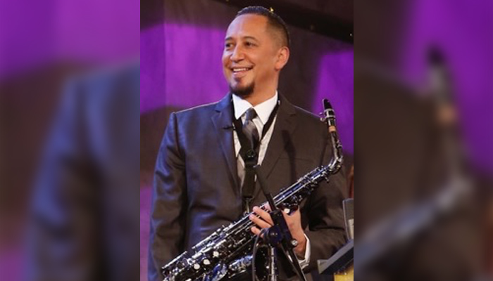 Шоуменът почете паметта на своя най-добър приятел от детинство с