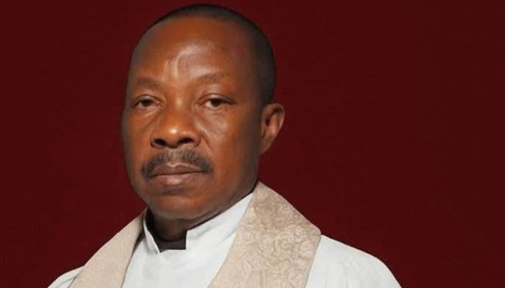 Доналд Тръмп заплаши с военна намесаАнгликанският свещеник Едуин Ачи, който