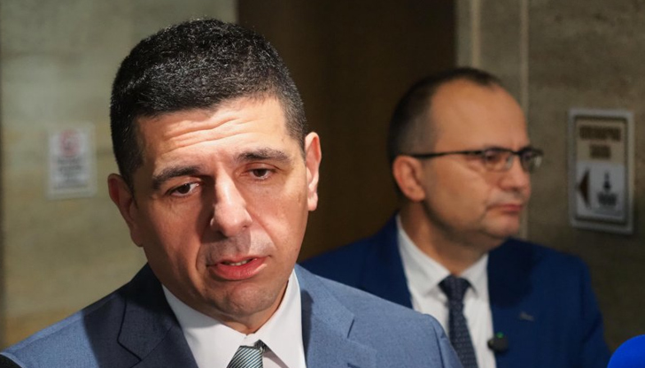 Мярката ще засегне всички търговци от аптеки до ресторанти, а