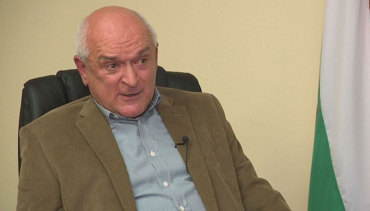 Главчев се обърка в сметките при обяснението за бонусите в