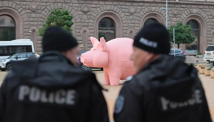 Асен Василев: Взимат по 600 лева от всеки работещ българинОгромно