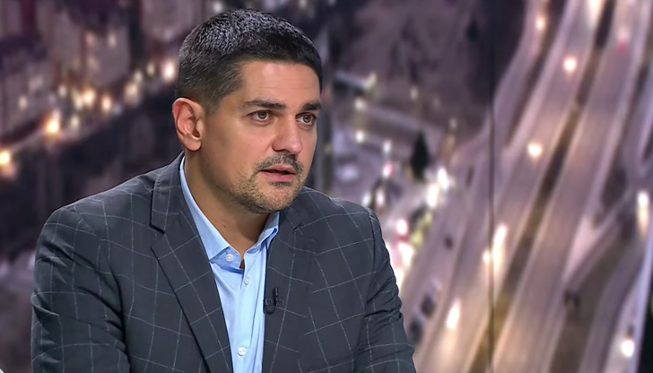 Лидерът на МЕЧ коментира, че страната влиза в дългова спиралаВлизаме