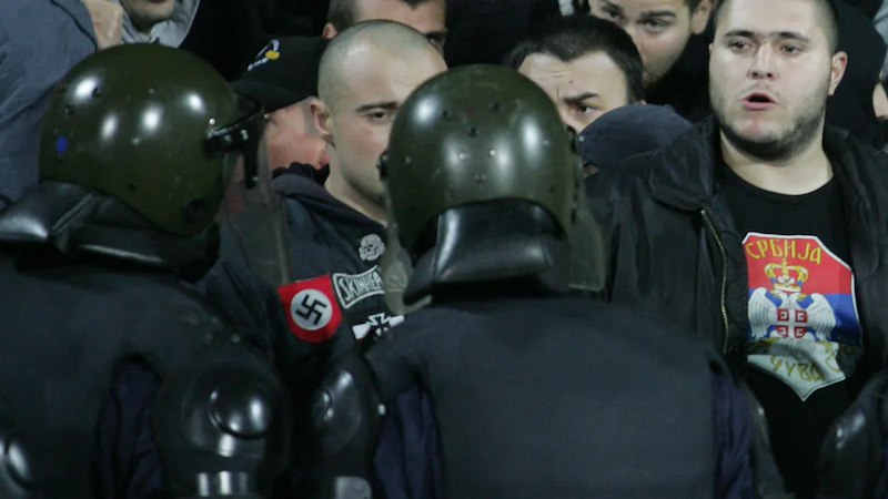 Глобата е заради свастики на мач в Разград, фенът отричаРъководството