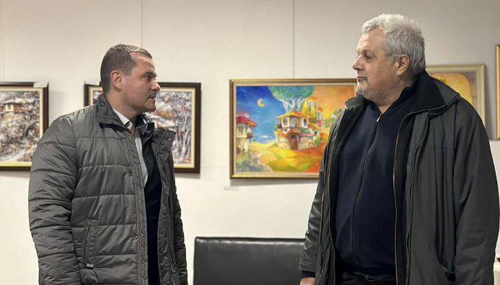 Експозицията на улица Борисова 6 представя близо 100 творби на