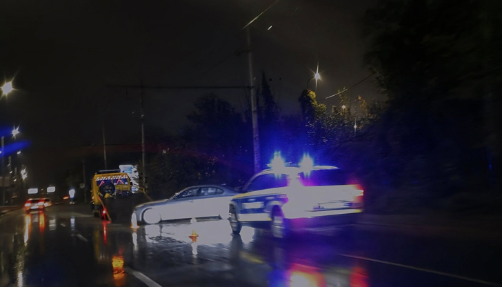 Инцидентът е станал снощи на бул. България“Лек автомобил БМВ се