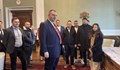 Делян Пеевски показа "Музея на сглобката" на младежи в парламента