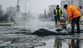 Общината кърпи дупки по никое време в края на декември