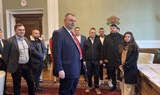 Делян Пеевски показа "Музея на сглобката" на младежи в парламента