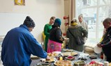 Читалище в Бургас събра самотни хора на празнична трапеза