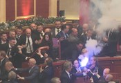 Депутати се биха и палиха факли в парламента на Албания
