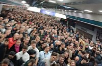 Протестът препълни метрото в София