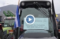 Гръцките фермери блокираха пътища и на Коледа