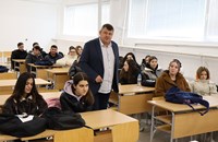 Съдии и прокурори обучаваха ученици в Разград срещу агресията