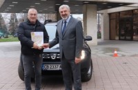 Драгомир Драганов връчи ключовете на джип на шефа на пътното в Русе